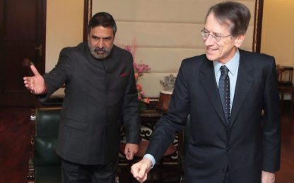 Terzi convoca l’ambasciatore indiano: "Misure inaccettabili"