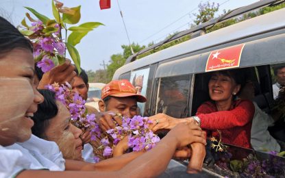Birmania, eletta San Suu Kyi: "E' finito un lungo incubo"