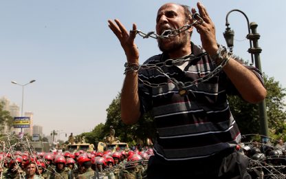 Egitto: Parlamento sciolto. Potere legislativo ai militari