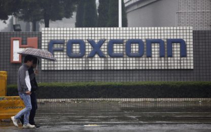 Cina, maxi-rissa tra operai: Foxconn chiude una fabbrica