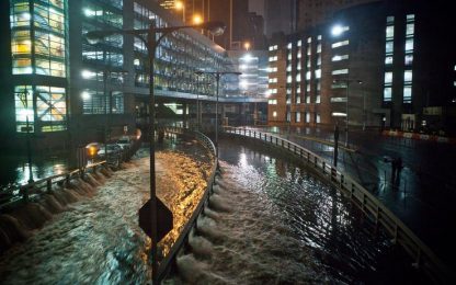 Sandy sferza New York e la costa est: vittime e danni
