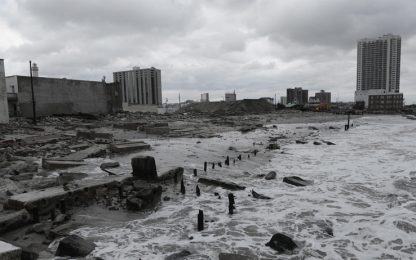 Sandy, danni e vittime. Obama: “L’emergenza non è finita”