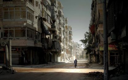 Siria, ribelli verso Damasco. La Nato: "Regime al collasso"