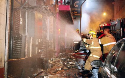 Brasile, incendio in una discoteca: oltre 230 morti