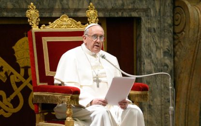 Papa Francesco: "Più dialogo con Islam e non credenti"