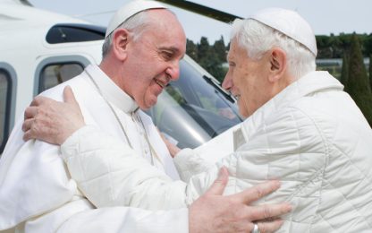 Papa Francesco incontra Ratzinger: "Siamo fratelli". VIDEO