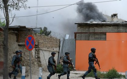 Kabul, grave l'italiana ferita: ha ustioni su tutto il corpo