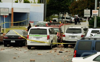 Usa, nuova strage: spari in strada e in un college. 5 morti