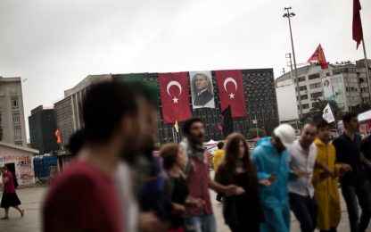 Occupy Gezi, Erdogan incontra i manifestanti: stop ai lavori