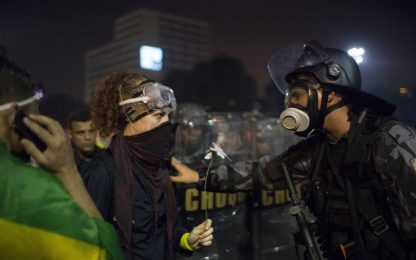 Brasile, migliaia di persone in piazza. Due vittime