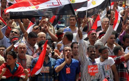 Egitto, carri armati fuori dalla tv di Stato