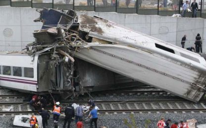 Santiago de Compostela, deraglia un treno: vittime e feriti