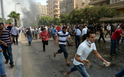 Egitto nel caos: centinaia di morti e stato d'emergenza