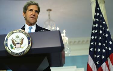 Siria, Kerry: "Assad come Saddam". Il Papa: "Mai più guerre"