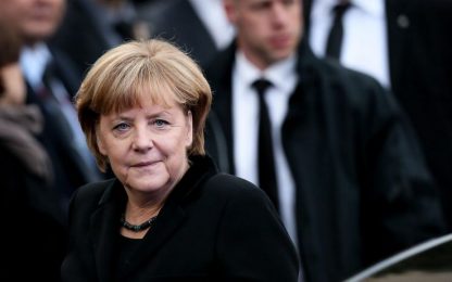 Germania verso grande coalizione. Spd chiede salario minimo