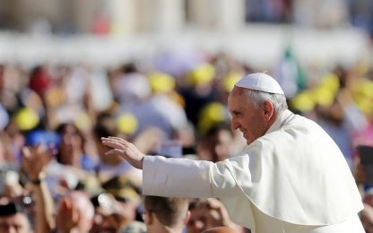 Papa Francesco: "Dio è dentro la cella con i carcerati"