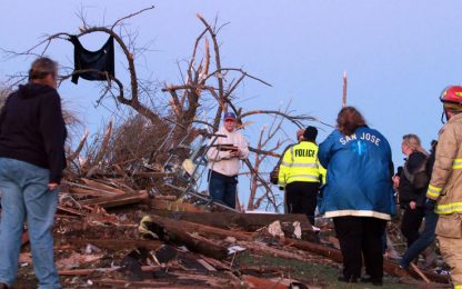 Usa: tornado nel Midwest, 6 morti e centinaia di feriti