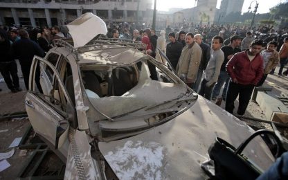 Egitto, bombe e scontri nel Paese: morti e feriti