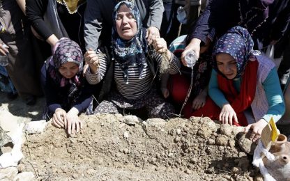 Turchia, funerali di massa per le vittime della miniera