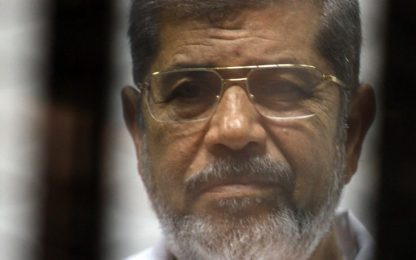 Egitto, l'ex presidente Morsi condannato a 20 anni