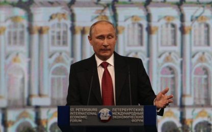 Ucraina, Putin: "Rispetteremo voto di Kiev". Scontri a Est