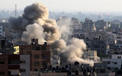 Gaza, prosegue l'escalation. Oltre cento le vittime dei raid