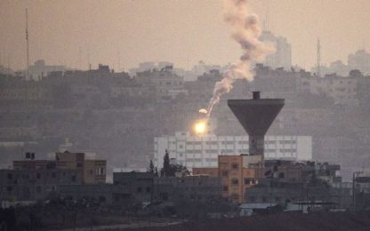 Gaza: non si fermano i combattimenti, razzo su un ospedale