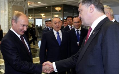 Ucraina, incontro Putin-Poroshenko: "Necessario dialogare"
