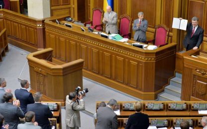 Ucraina, Kiev approva status speciale per regioni sud-est