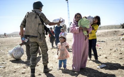 Siria, allarme dell'Onu: migliaia di curdi in fuga dall'Isis