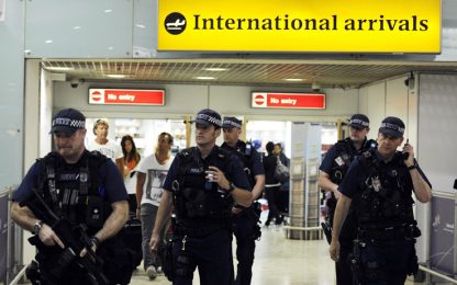 Siria, nuovi raid Usa. Londra: 9 arresti per terrorismo