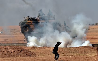 Erdogan: "Kobane sta per cadere, serve operazione di terra"