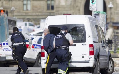 Canada: spari in Parlamento, morti un soldato e attentatore