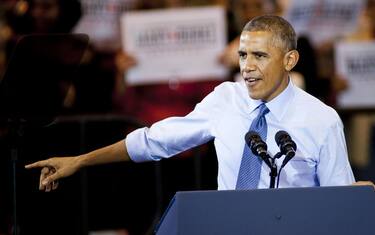 Obama: basta donne pagate meno degli uomini