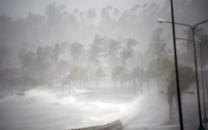 Tifone Hagupit sulle Filippine, venti fino a 200km/h: VIDEO