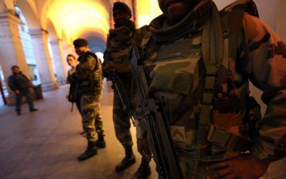 Francia, 3 militari accoltellati davanti a un centro ebraico