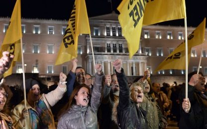Grecia: non ci faremo ricattare da Ue. Migliaia in piazza