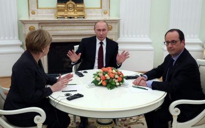 Ucraina, Merkel e Hollande da Putin con un piano di pace