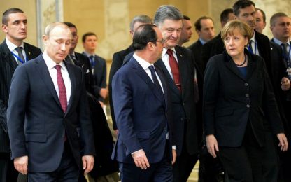 Ucraina: i leader cercano una soluzione, ma si spara ancora