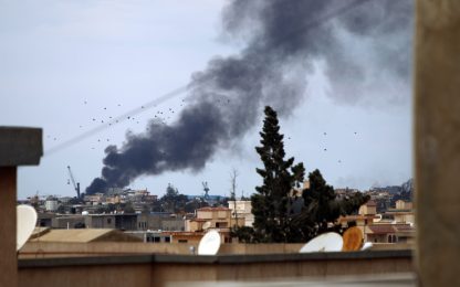Egitto, raid contro Isis. Libia: anche l'Italia è a rischio
