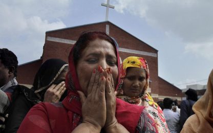 Pakistan: strage in due chiese a Lahore. Appello del Papa