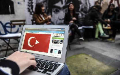 La Turchia blocca i social: niente foto del pm ucciso