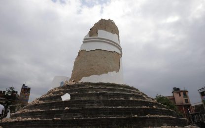 Nepal, Sky TG24 tra i resti della torre Dharahara. VIDEO