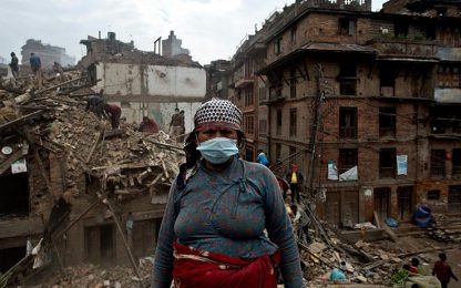 Sisma in Nepal, sale il bilancio dei morti: sono oltre 7900