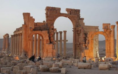 Siria, l'Isis si ritira da Palmira: "Salve le rovine"