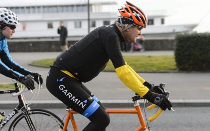 Francia, incidente in bici per John Kerry: femore rotto