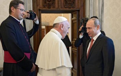 Putin in Italia: via sanzioni. Il Papa: impegno per la pace