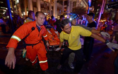 Thailandia, esplosione in centro a Bangkok: morti e feriti