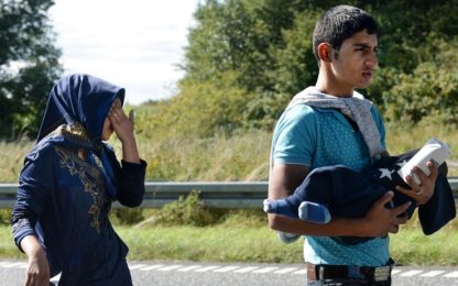 Migranti, la Danimarca blocca treni e strade