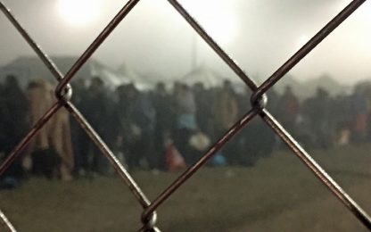 Migranti, l'Ungheria costruisce una "porta" blocca-ferrovia